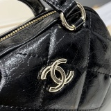 Chanel Classic CC Lacquer Shell Bag Handbag Size: 18 × 13 × 7 CM