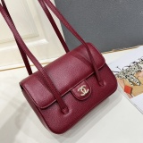 Chanel New Fashion CC Flip Shoulder Bag Size: 22 × 13 × 7 CM