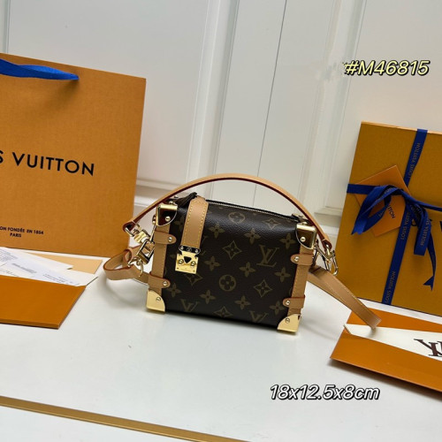 Louis Vuitton Mini Classic Logo Diagonal Cross Handbag Size: 18x12.5x8.5 CM