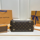 Louis Vuitton Classic Vintage Underarm Bag for Mother and Child Size: 29x12x24 CM