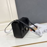Chanel New Fashion CC Flip Shoulder Bag Size: 22 × 13 × 7 CM