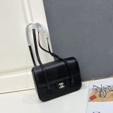 Chanel New Fashion CC Flip Shoulder Bag Size: 22 × 13 × 7 CM