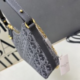 Dior Classic Shoulder Bag Chain Crossbody Bag Shoulder Bag Size: 20 x 17 x 6.5 CM