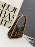Fendi Classic Mini Underarm Bag Handbag Size: 28 x 20 x 7 CM