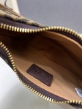 Fendi Classic Mini Underarm Bag Handbag Size: 28 x 20 x 7 CM