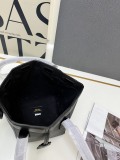 Fendi Fashion Mini Flip Leisure Bucket Bag Shoulder Bag Size: 18.5 x 15 x 15 CM