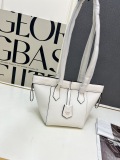 Fendi Fashion Mini Flip Leisure Bucket Bag Shoulder Bag Size: 18.5 x 15 x 15 CM