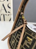Fendi Classic Mini Underarm Bag Handbag Size: 28 x 20 x 7 CM