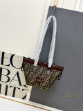 Fendi Fashion Mini Flip Leisure Bucket Bag Shoulder Bag Size: 18.5 x 15 x 15 CM