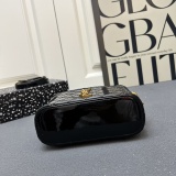 Yves Saint Laurent Classic Mini Box Makeup Bag Size: 18 x 11 x 6.5 CM