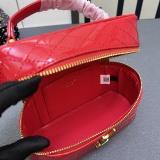 Yves Saint Laurent Classic Mini Box Makeup Bag Size: 18 x 11 x 6.5 CM