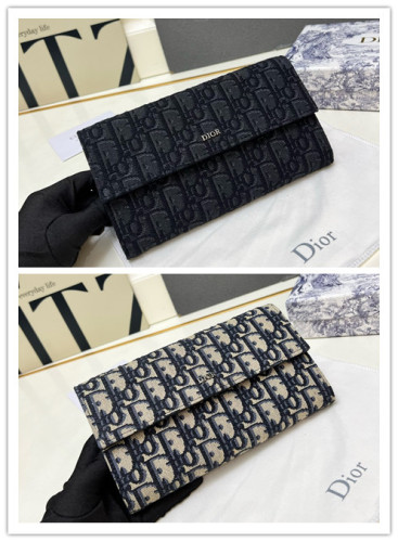 Dior Classic Logo Printed Flip Wallet Size: 19.8 x 11 x 4 CM