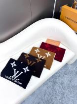 Louis Vuitton New Classic Logo Jacquard Cashmere Knitted Scarf Size: 32 x 180 CM Louis Vuitton New Classic Logo Jacquard Cashmere Knitted Scarf Size: 32 x 180 CM