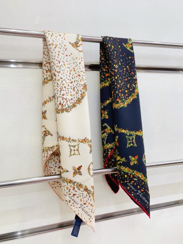 Louis Vuitton Fashion Logo Printed Silk Square Scarf Size: 90 x 90 CM