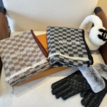 Louis Vuitton Classic Versatile Checkered Cashmere Scarf Size: 45 x 200 CM