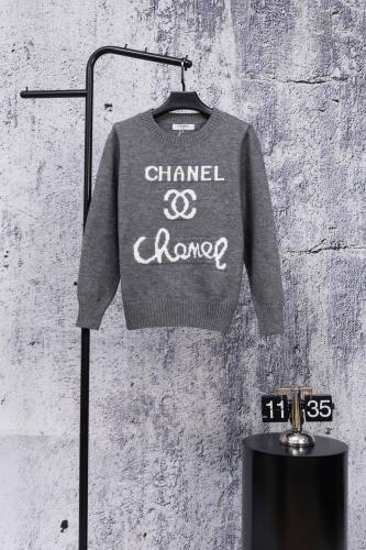 Chanel Classic Versatile Letter Logo Jacquard Round Neck Knitted Sweater One Size (40-60 kg)