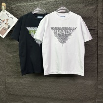 Prada 26SS Fashion Triangle Embroidery Logo T-shirt Unisex Casual Versatile Short Sleeve Prada 26SS Fashion Triangle Embroidery Logo T-shirt Unisex Casual Versatile Short Sleeve