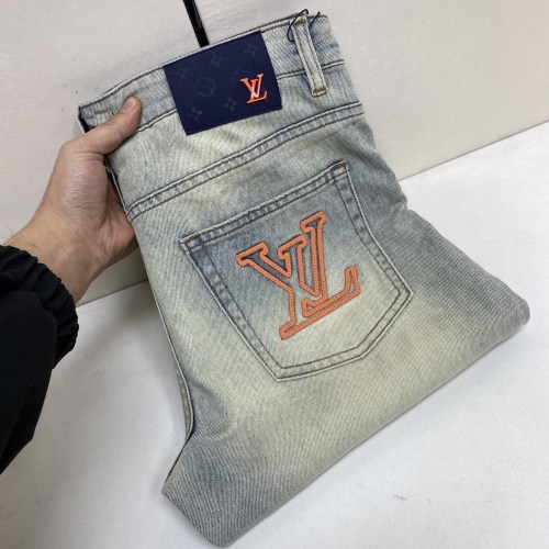 Louis Vuitton 26ss New Fashion Versatile Embroidered Logo Washed Slim Fit Small Straight leg Jeans