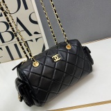 Chanel Fashion Retro Versatile Chain Bowling Bag Size: 15.5 x 24 x 11.5 CM