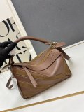 Loewe Fashion Versatile Cowhide Crossbody Bag Handbag Size: 24 x 16.5 x 10.5 CM