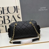 Chanel Fashion Retro Versatile Chain Bowling Bag Size: 15.5 x 24 x 11.5 CM