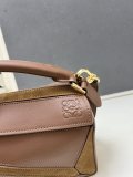 Loewe Fashion Versatile Cowhide Crossbody Bag Handbag Size: 24 x 16.5 x 10.5 CM