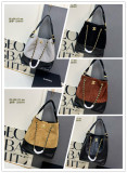 Chanel Retro Vintage Versatile Diamond Grid Chain Diagonal Cross Tote Bag Shopping Bag Size: 33 x 29 x 11 CM