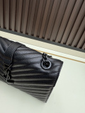Yves Saint Laurent Classic Retro Flip Chain Shoulder Bag Size: 24 x 17 x 5 CM