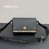 Burberry Fashion Versatile Cross Bag Handbag Size: 25 x 8.5 x 18 CM