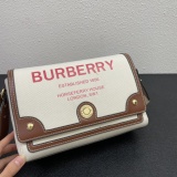 Burberry Fashion Versatile Cross Bag Handbag Size: 25 x 8.5 x 18 CM