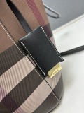 Burberry Fashion Versatile Drawstring Bucket Bag Crossbody Bag Size: 16 x 26 x 26 CM