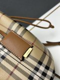 Burberry Fashion Versatile Drawstring Bucket Bag Crossbody Bag Size: 16 x 26 x 26 CM