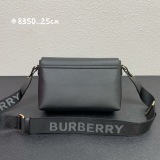 Burberry Fashion Versatile Cross Bag Handbag Size: 25 x 8.5 x 18 CM