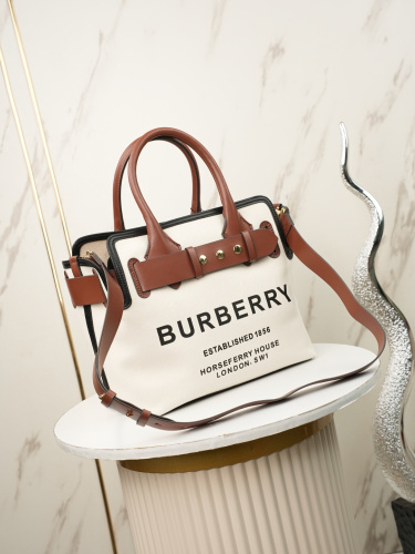 Burberry Fashion Versatile Riveted Leather Tote Bag Diagonal Backpack Size: 35 x 14.5 x 27.5 CM