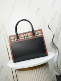 Burberry Classic Retro Pattern Rivet Handbag Crossbody Bag Size: 32 x 15 x 25 CM