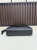 Yves Saint Laurent Classic Retro Flip Chain Shoulder Bag Size: 24 x 17 x 5 CM