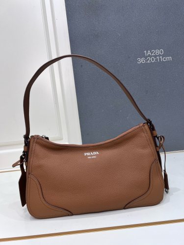 Prada 26ss Fashion Versatile Underarm Bag Handbag Size: 36 x 20 x 11 CM