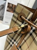 Burberry Fashion Versatile Drawstring Bucket Bag Crossbody Bag Size: 16 x 26 x 26 CM