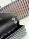 Yves Saint Laurent Classic Retro Flip Chain Shoulder Bag Size: 24 x 17 x 5 CM