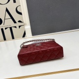 Chanel Fashion Versatile Leather Chain Crossbody Bag Lunch Box Bag Size: 17 x 19.5 x 5 CM