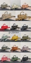 Balenciaga Fashion Versatile Sheepskin Crossbody Bag Handbag Motorcycle Bag Size: 24 x 15 x 9 CM Balenciaga Fashion Versatile Sheepskin Crossbody Bag Handbag Motorcycle Bag Size: 24 x 15 x 9 CM