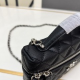 Chanel Fashion Versatile Leather Chain Crossbody Bag Lunch Box Bag Size: 17 x 19.5 x 5 CM