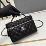 Chanel Fashion Versatile Leather Chain Crossbody Bag Lunch Box Bag Size: 17 x 19.5 x 5 CM