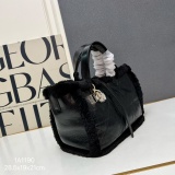 Dior Fashion Leather Plush Handbag Size: 28.5 x 19 x 21 CM