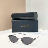 Balenciaga Fashion Versatile Personalized Glasses Sunglasses Size: 67-17-145