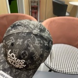 Louis Vuitton Retro Embroidered Logo Cowboy Baseball Hat Couple's Versatile Duck Tongue Hat