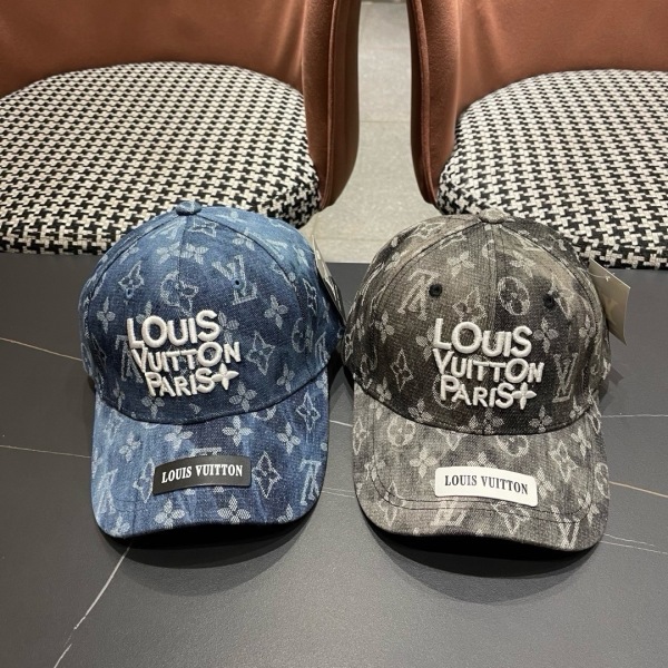 Louis Vuitton Retro Embroidered Logo Cowboy Baseball Hat Couple's Versatile Duck Tongue Hat