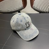 Louis Vuitton Retro Embroidered Logo Duck Tongue Hat Couple Versatile Baseball Hat
