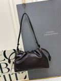Loewe Fashion Versatile Cloud Bag Sheepskin Handbag Crossbody Bag Size: 32 x 20 x 10 CM