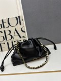 Loewe Fashion Versatile Cloud Bag Sheepskin Handbag Crossbody Bag Size: 32 x 20 x 10 CM